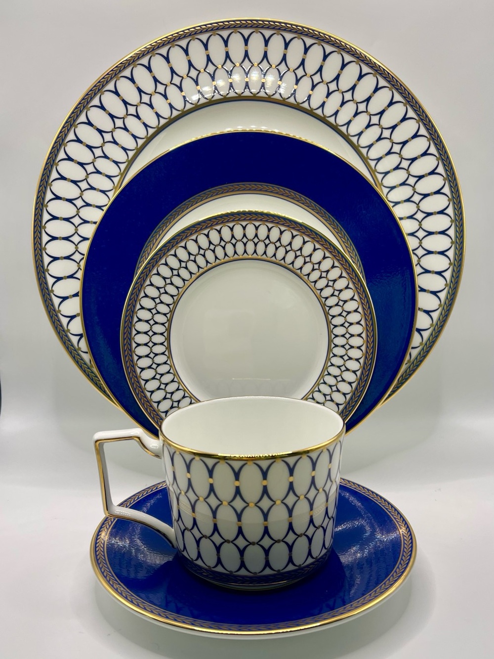 Wedgwood Renaissance Gold 5 Piece Place Setting Bone China Blue Gold Luxury 22K